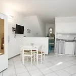 Monolocale Il Porto 3 아파트 포르투 아주로